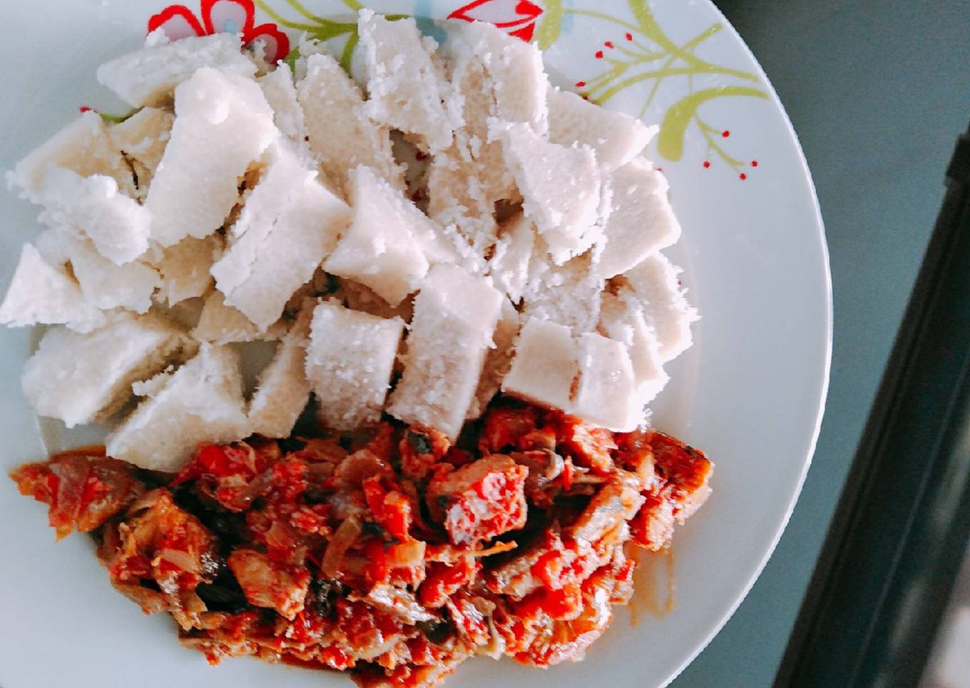 Yam and fish souce