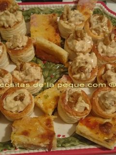 Una foto de Volovanes de pollo con nueces y salsa rosa