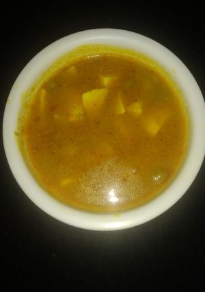 A picture of Matar paneer.