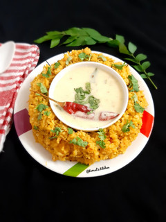 ગુજરાતી કઢી (Gujarati Kadhi Recipe In Gujarati) રેસીપી મુખ્ય ફોટો