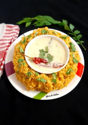 ગુજરાતી કઢી (Gujarati Kadhi Recipe In Gujarati) રેસીપી મુખ્ય ફોટો