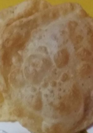 A picture of Bhature.