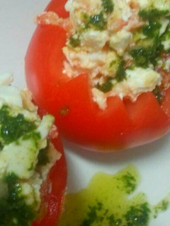 Una foto de Tomates rellenos