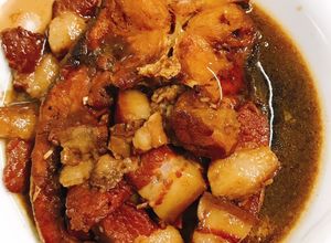 Hình của món Cá Trắm Kho Nước Cốt Dừa.