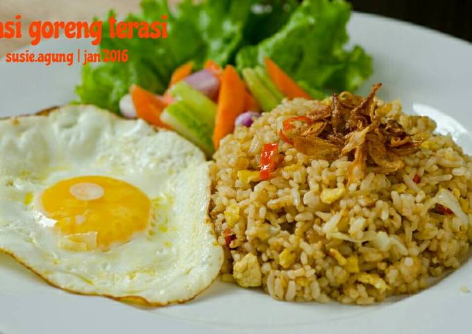 Nasi goreng terasi (nostalgia)