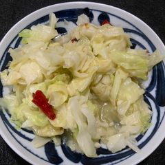 A picture of Stir fry cabbage.
