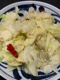 A picture of Stir fry cabbage.