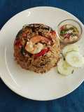 ข้าวผัดกะเพรากุ้งสด