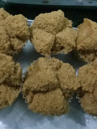 Cara Gampang Membuat Resep Bolu kukus gula merah mekrok tralala yang Lezat Anti Ribet, Uenak Banget
