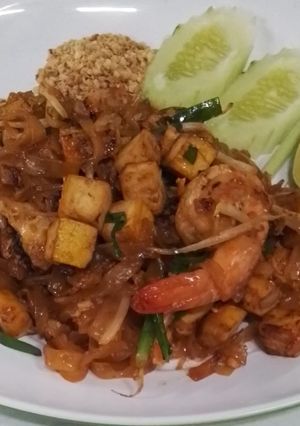 รูปของ ผัดไทยเส้นจันท์กุ้งสด