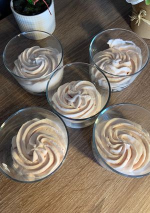 Une photo de Verrines gourmandes fraises et chocolat blanc
