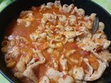 Bifinhos de Peru com massa em molho de tomate