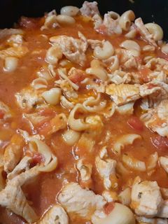 Foto de Bifinhos de Peru com massa em molho de tomate