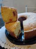 Bolo de fubá com goiabada