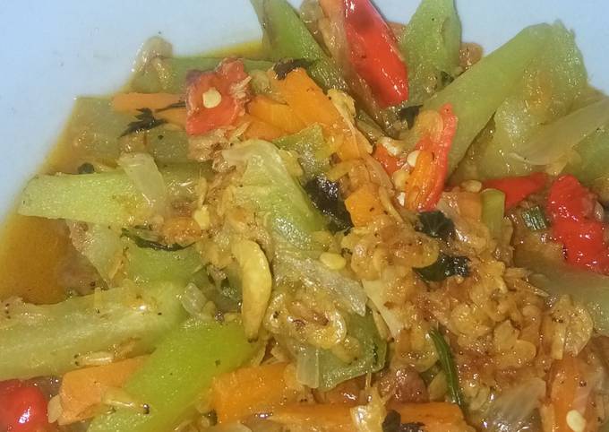 Resep Tumis labu siam, wortel udang rebon oleh Elvi Safitri ZS - Cookpad