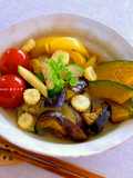 Verdure grigliate con brodo dashi "yaki-bitashi"