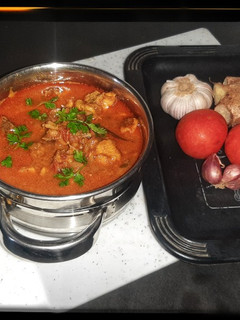 ஈசி சிக்கன் குழம்பு(CHICKEN KULAMBU RECIPE IN TAMIL) செய்முறை முக்கிய புகைப்படம்