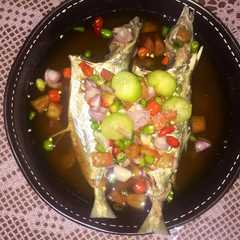 A picture of Ketombong siram kuah asam pedas.
