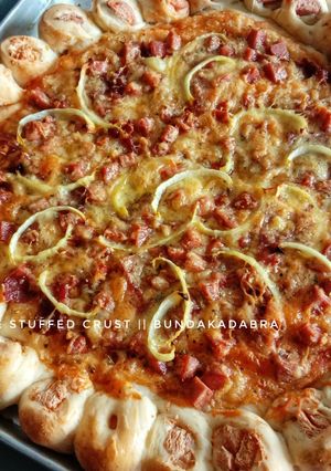 Foto resep Pizza Homemade Stuffed Crust