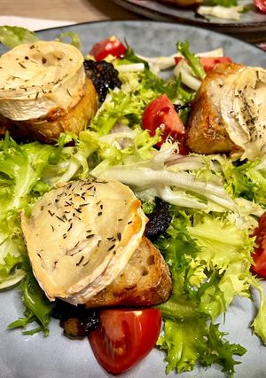 Une photo de Salade de chèvre chaud