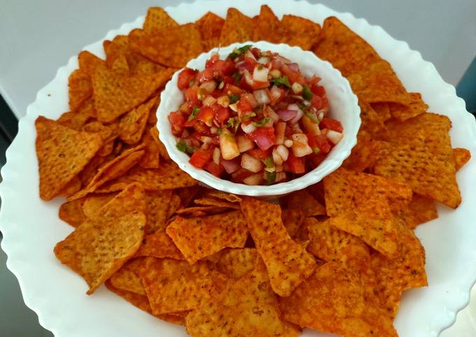 Simple Way to Prepare Any-night-of-the-week Salsa with Nachos