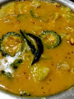 উচ্ছে লাউ দিয়ে মটরের শুক্তো ডাল (matar dal recipe in Bengali) রেসিপির প্রধান ছবি