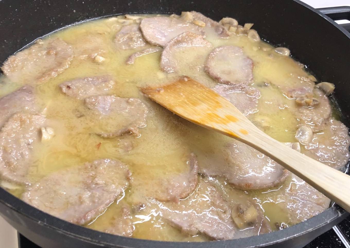 Fricandó básico de ternera