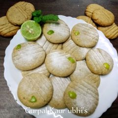 A picture of Punjabi Thanksgiving lemon clove cookies 🍪.