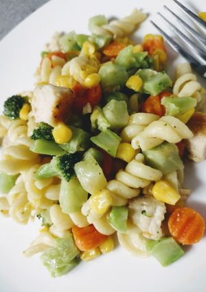 A picture of Buttery Garlic and Herb Grilled Chicken Stir Fry.