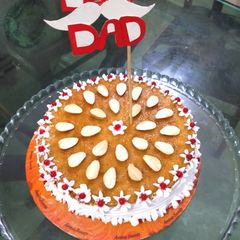 A picture of Almond vanilla sponge cake😋.