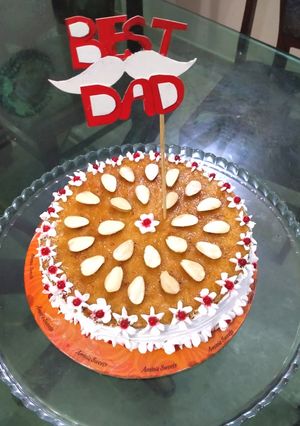 A picture of Almond vanilla sponge cake😋.