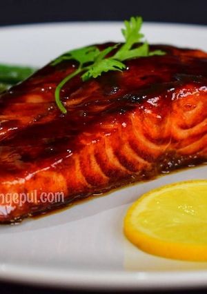 A picture of Honey Mustard Glazed Salmon.