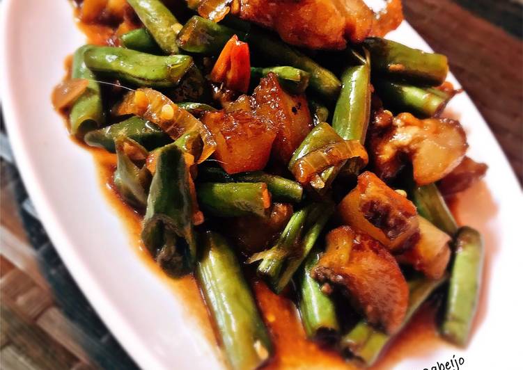 Tumis kikil cabe ijo