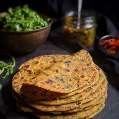 A picture of Methi Thepla.