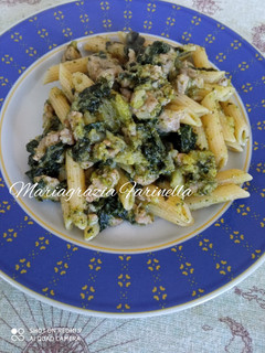 Foto di Penne rigate saltate in padella con salsiccia e crema di broccoli