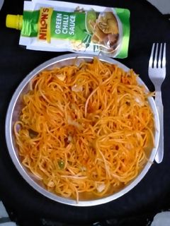 नूडल्स (सिंगापुरी चाऊमिन) रेसिपी मुख्य फोटो