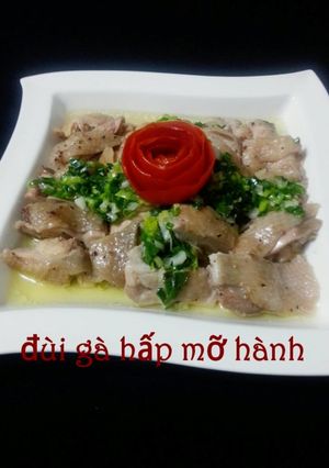 Hình của món Đùi gà hấp mỡ hành.