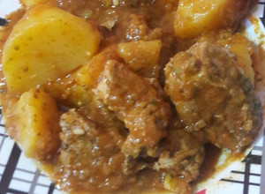 Una foto de Estofado de cerdo con papas