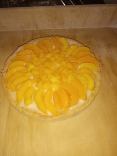 Una foto de Tartaletas de pastelera casera y durazno 😋😋