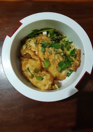 รูปของ เมนูคีโตไข่เจียวใบมะกรูดพริกขี้หนู