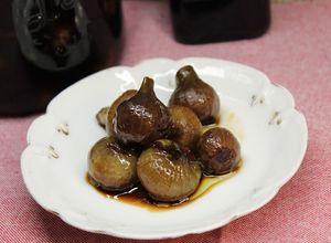 Une photo de Oignons nouveaux au vinaigre balsamique