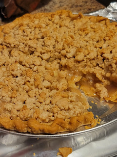 A picture of The easiest apple pie.