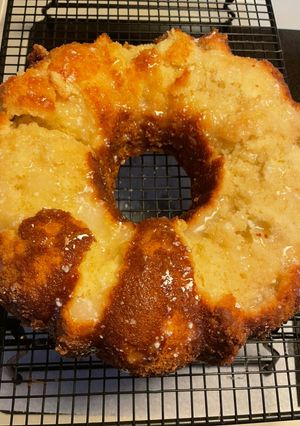 A picture of 7 up Pound cake.
