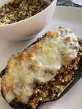 Berenjena rellena de quinoa y ternera