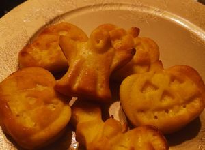 Une photo de 🎃Gâteau au yaourt d'Halloween à la pomme et au potiron🎃