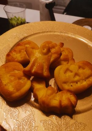 Une photo de 🎃Gâteau au yaourt d'Halloween à la pomme et au potiron🎃
