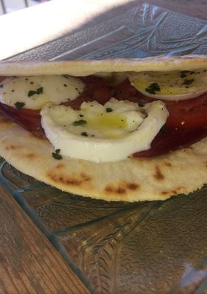Une photo de Piadina coppa tomate mozza