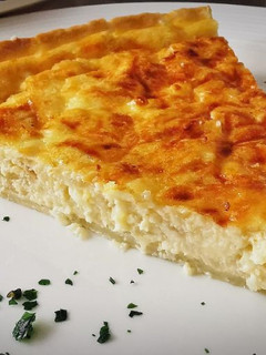 Una foto de Quiche a los 5 Quesos con Cebolla