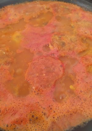 Una foto de Tortitas de pollo deshebrado en salsa de jitomate 🍲💓