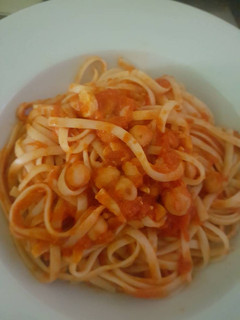Una foto de Tallarines con garbanzos